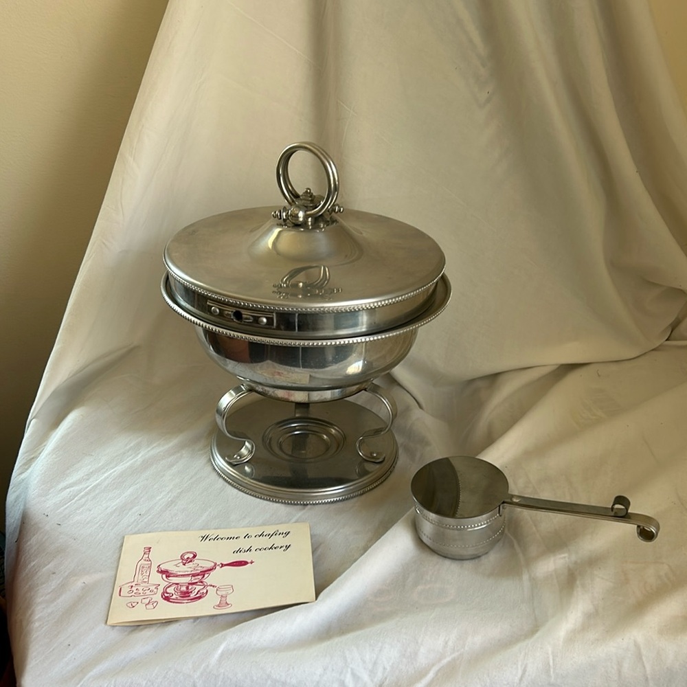 Vintage Buehner-wanner Chafing Dish 91/4 width